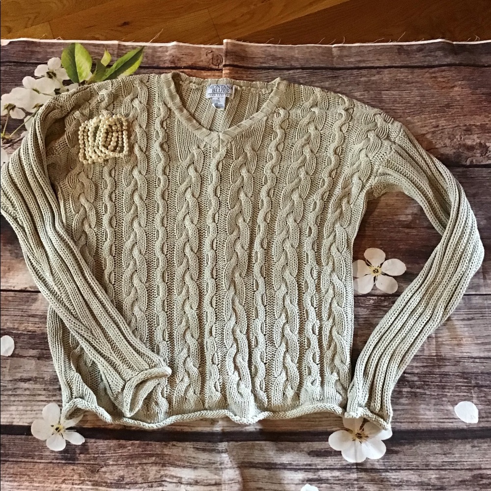 COPY - Women’s size medium v neck sweater